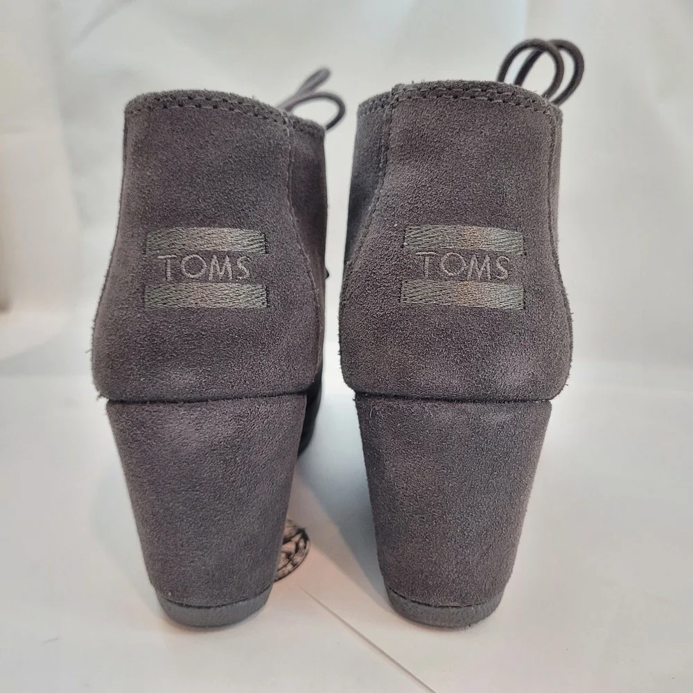 TOMS Desert Wedge 10012957 Grey Suede Lace Up Ankle Booties Womens 6.5 Excellent